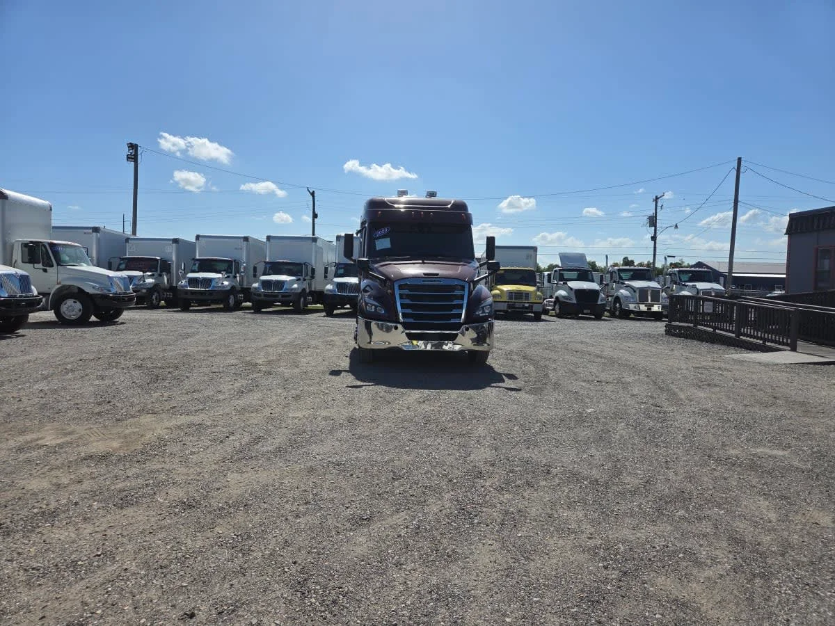 2020 Freightliner Cascadia in St. Rose, LA — photo 2