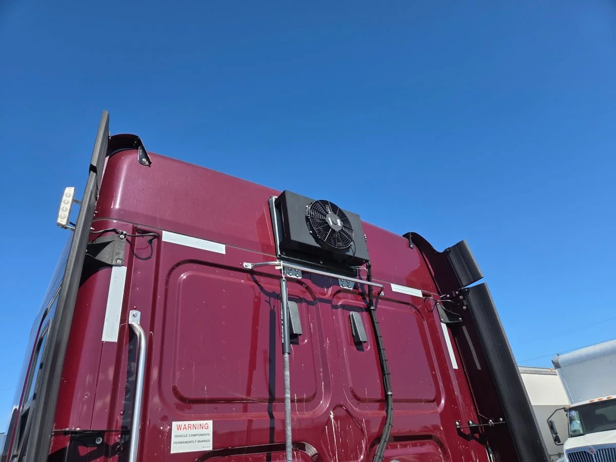 2020 Freightliner Cascadia in St. Rose, LA — photo 12