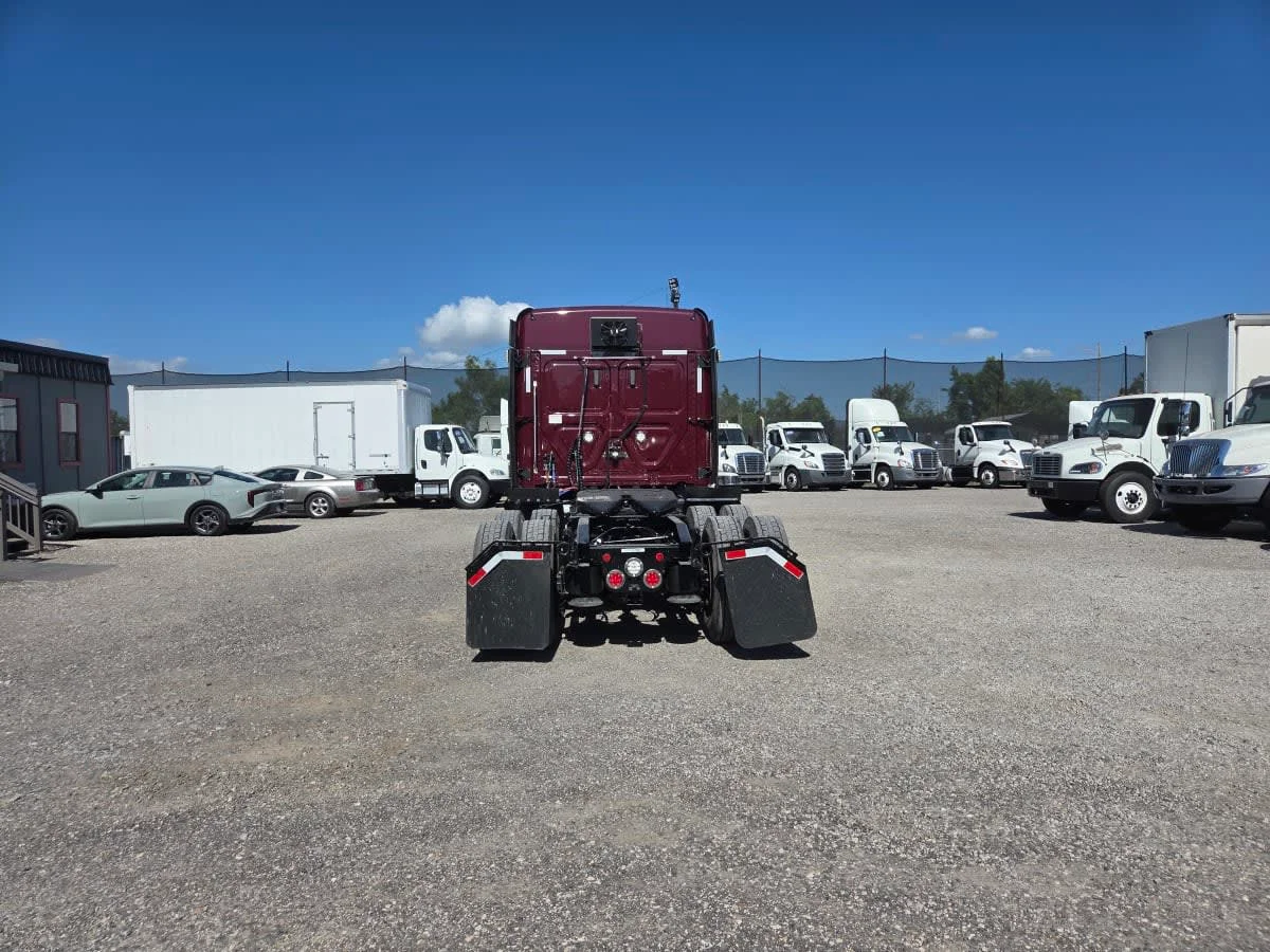 2020 Freightliner Cascadia in St. Rose, LA — photo 5