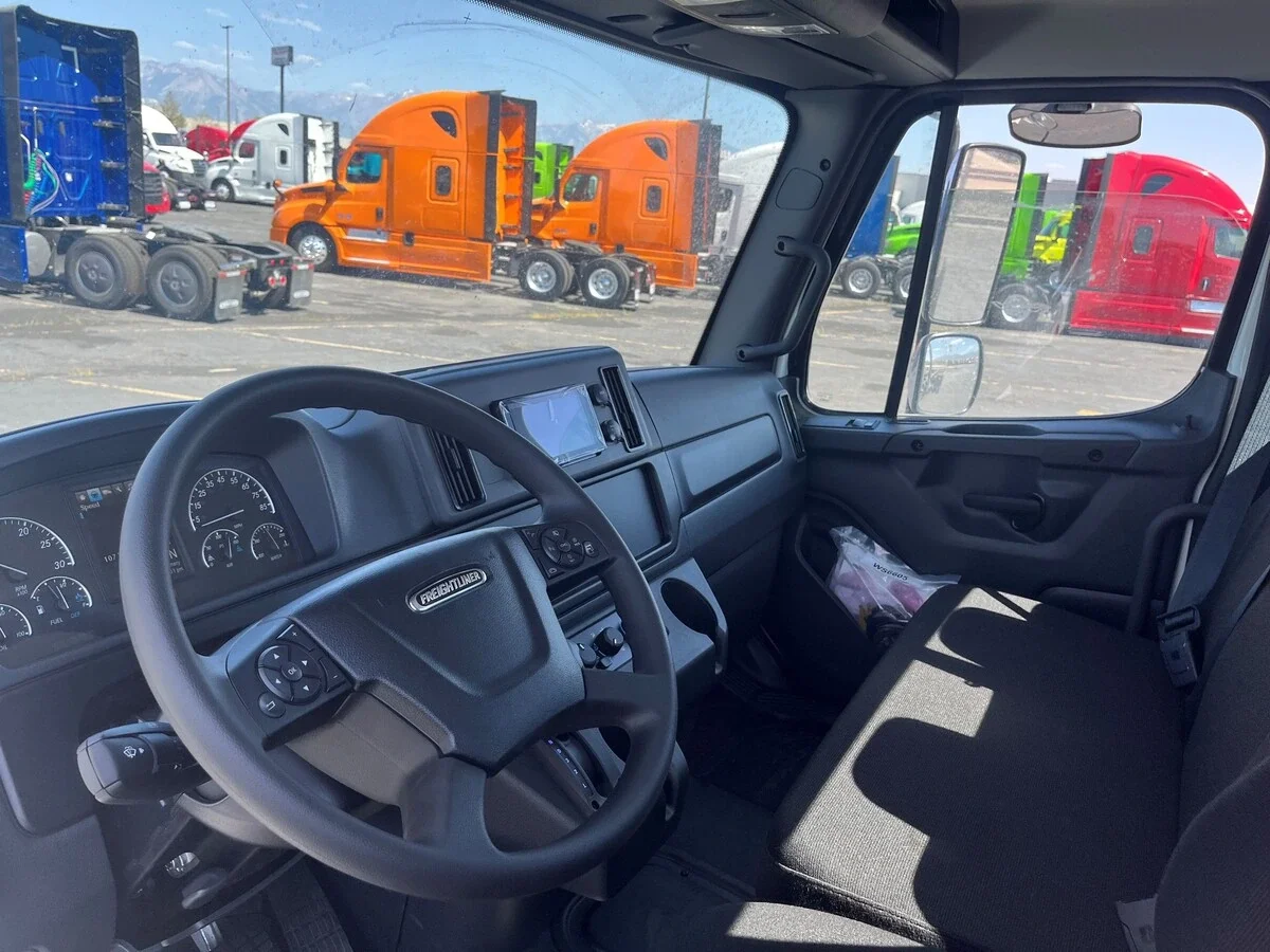 2026 Freightliner M2 106 - image 7