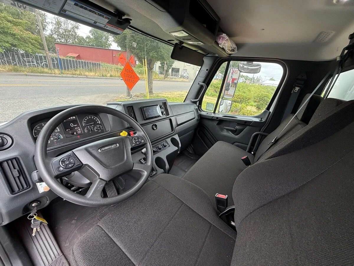 2026 Freightliner M2 106 in Portland, OR — photo 12