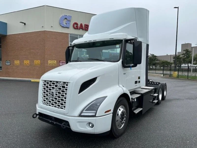 2025 Volvo VNR 660
