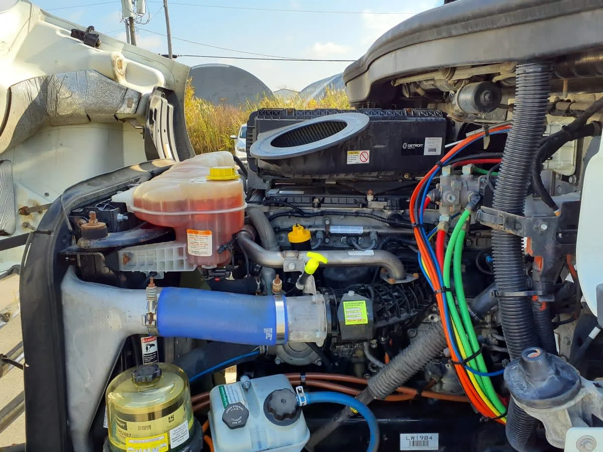 2020 Freightliner Cascadia - image 8