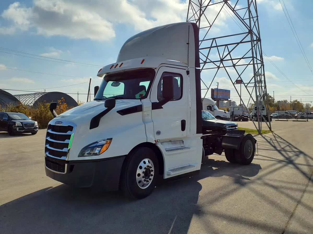 2020 Freightliner Cascadia in Indianapolis, IN