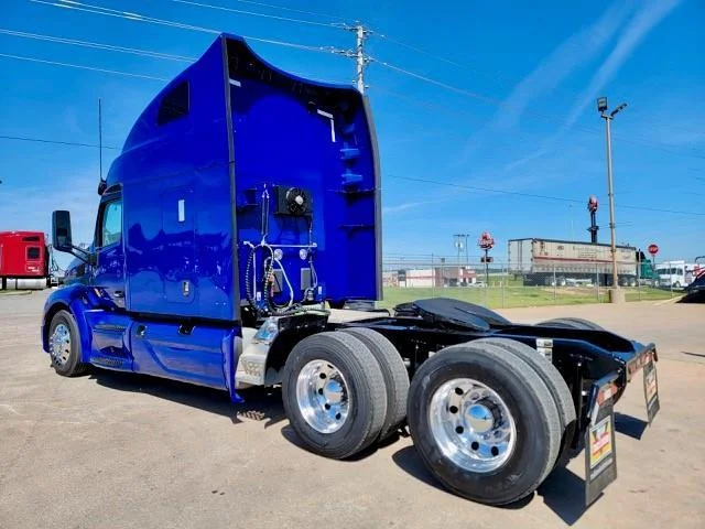 2022 Peterbilt 579 - image 4