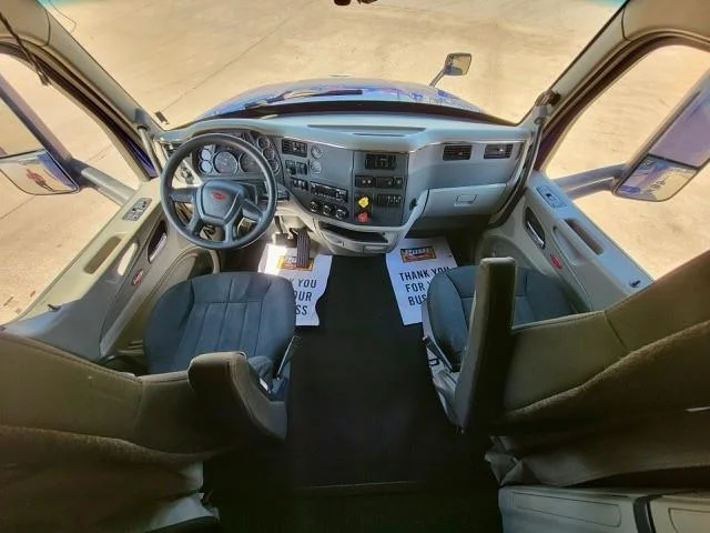 2022 Peterbilt 579 - image 15