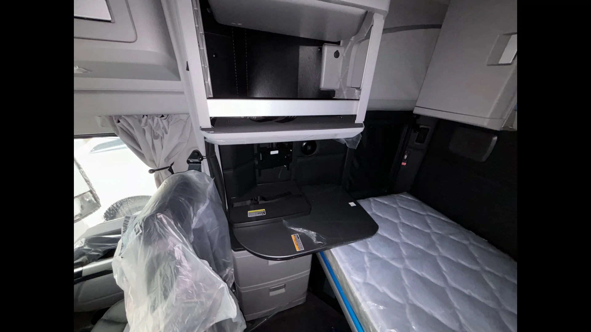 2024 Kenworth T680 - image 18