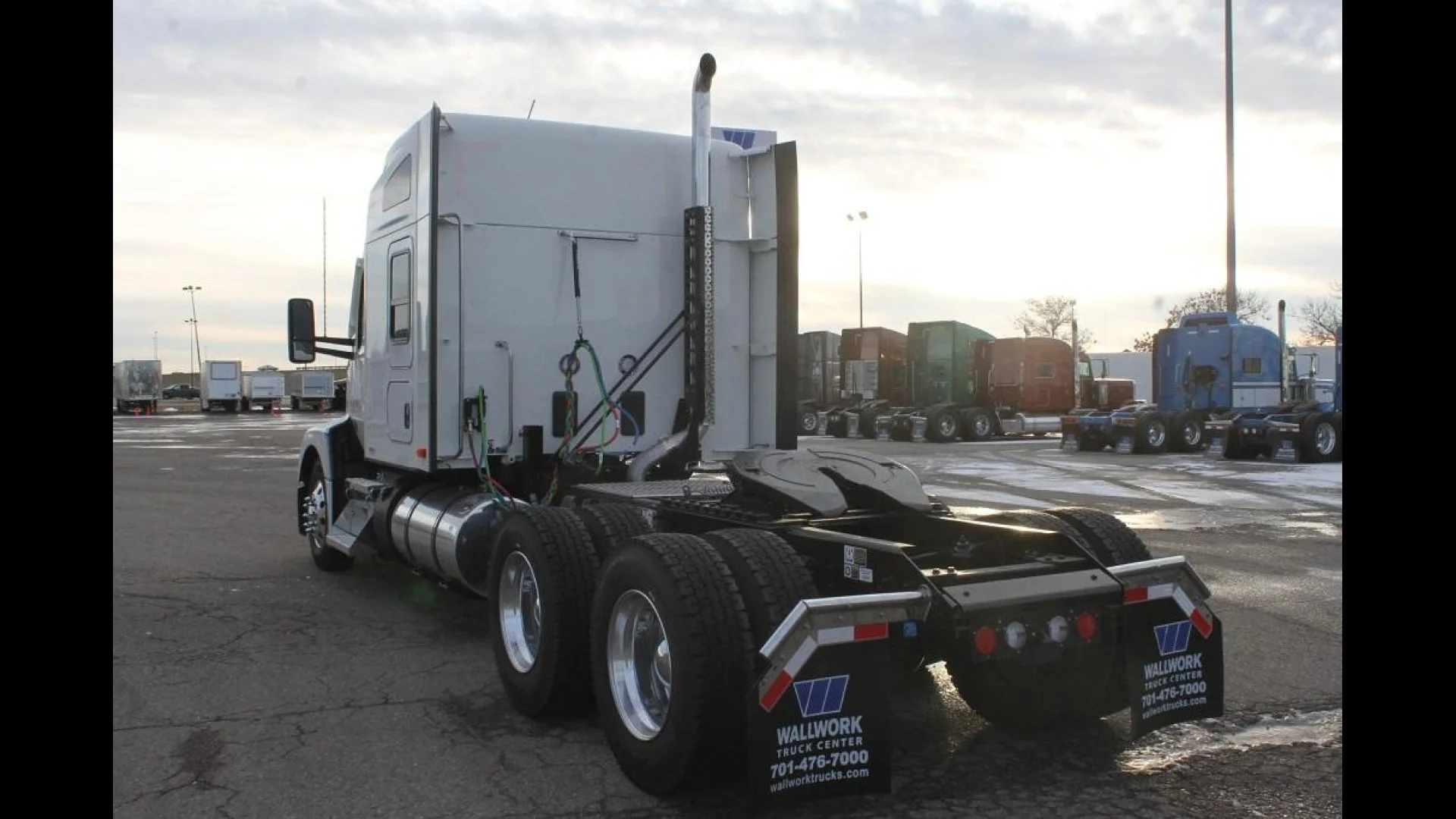 2024 Kenworth T680 in Fargo — photo 3
