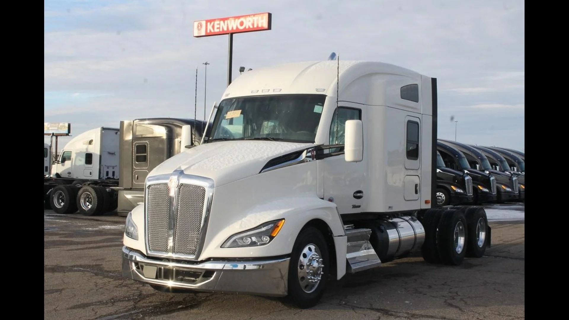 2024 Kenworth T680 in Fargo
