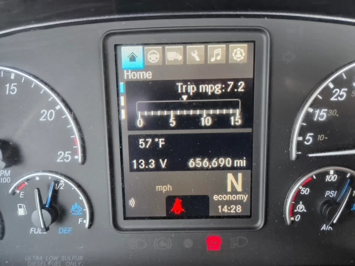 2021 Freightliner Cascadia - image 10