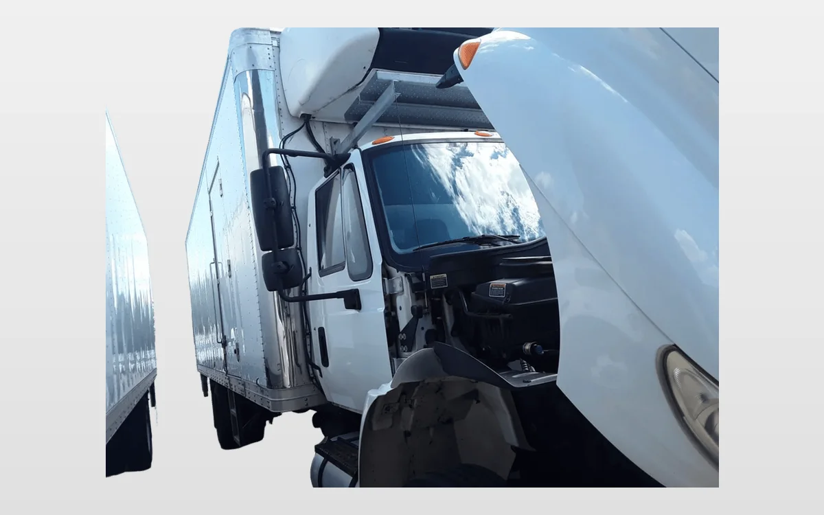 2016 International 4300 - image 1