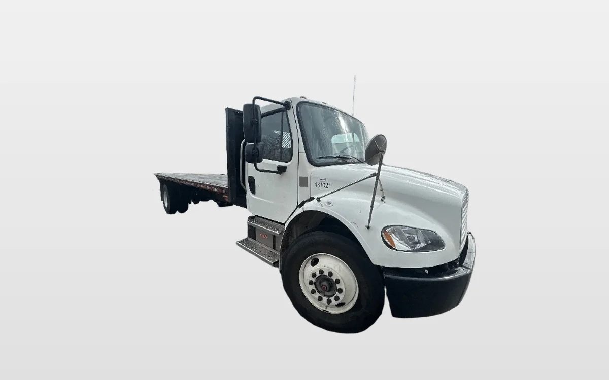 2022 Freightliner M2 106 in Middlefield, OH