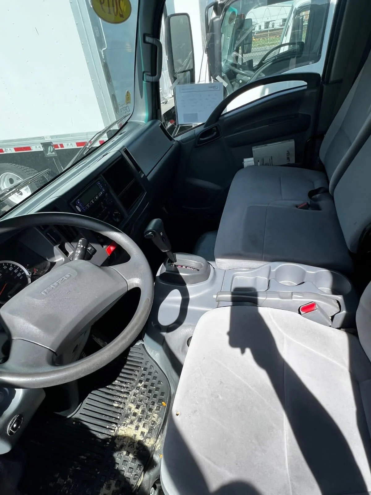 2019 Isuzu NRR - image 8