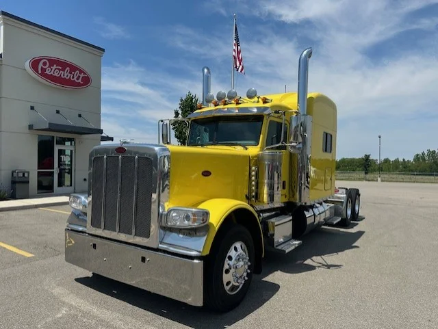 2023 Peterbilt 389 in Dayton, OH