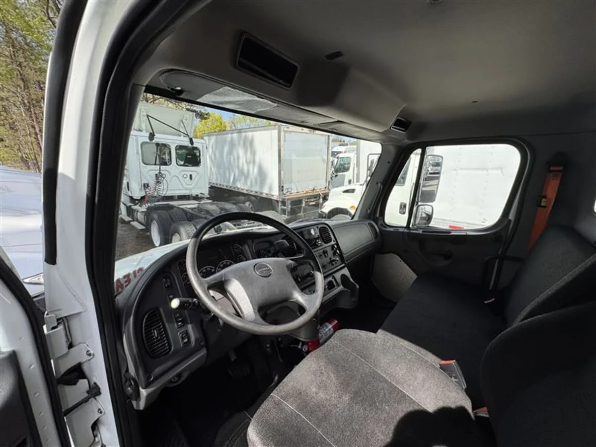 2019 Freightliner M2 106 in Ashland, VA — photo 7