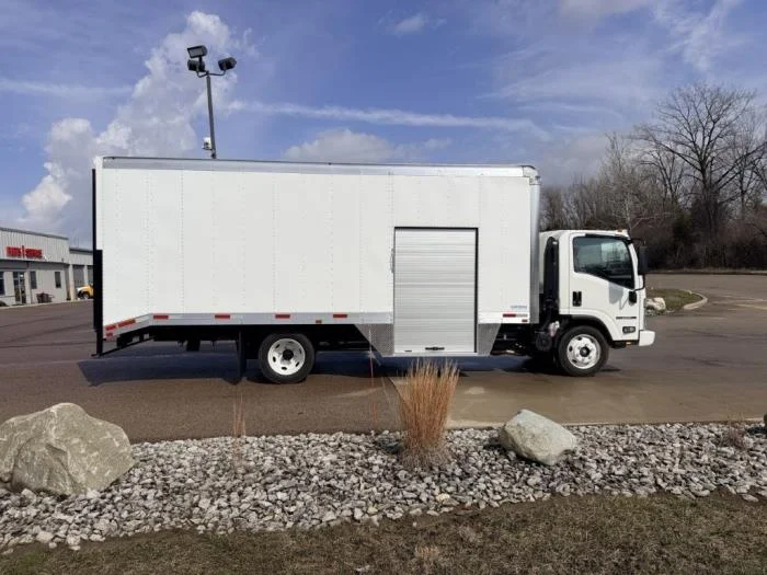 2026 Isuzu NPR - image 7