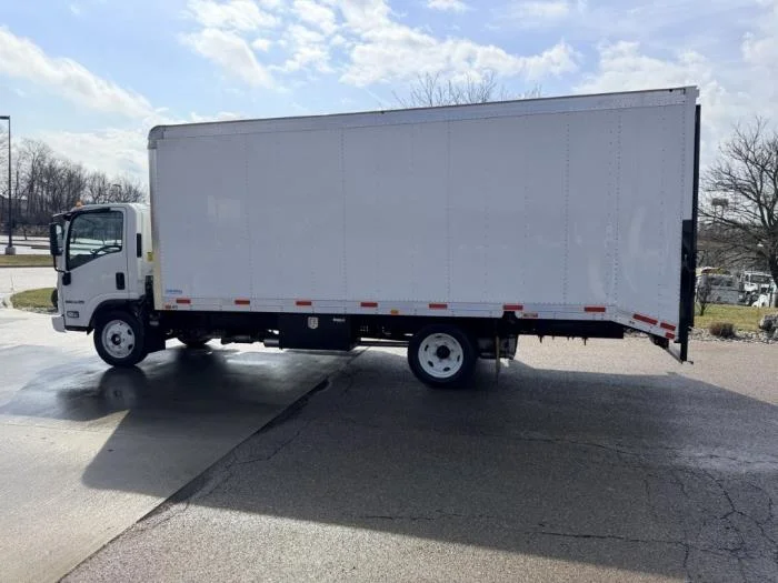 2026 Isuzu NPR - image 11