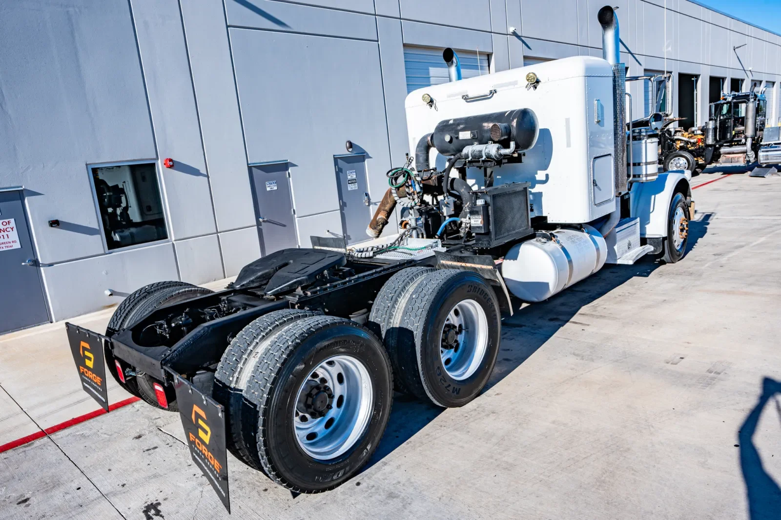 2010 Peterbilt 388 in Hutchins, TX — photo 11