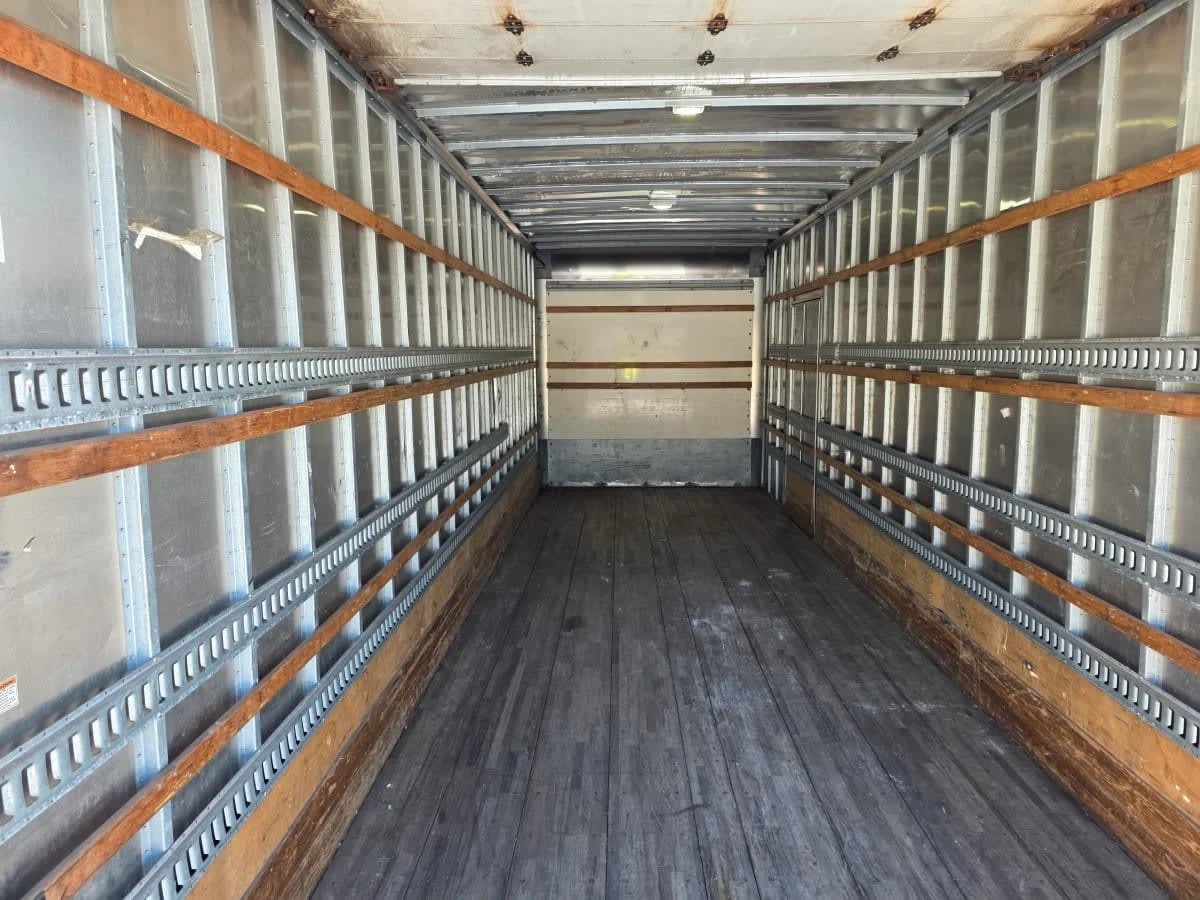 2019 International 4300 - image 8