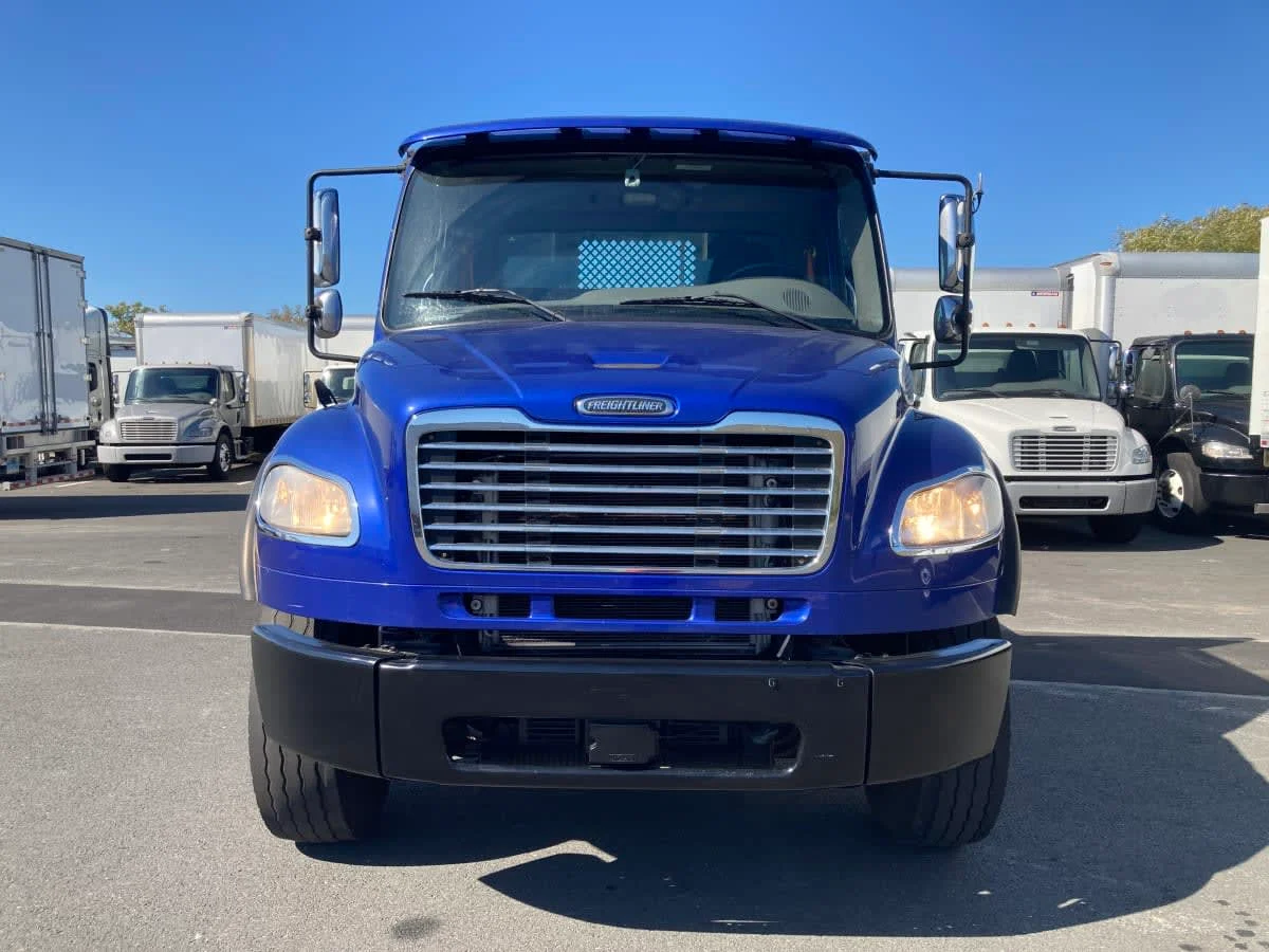 2020 Freightliner M2 106 - image 2