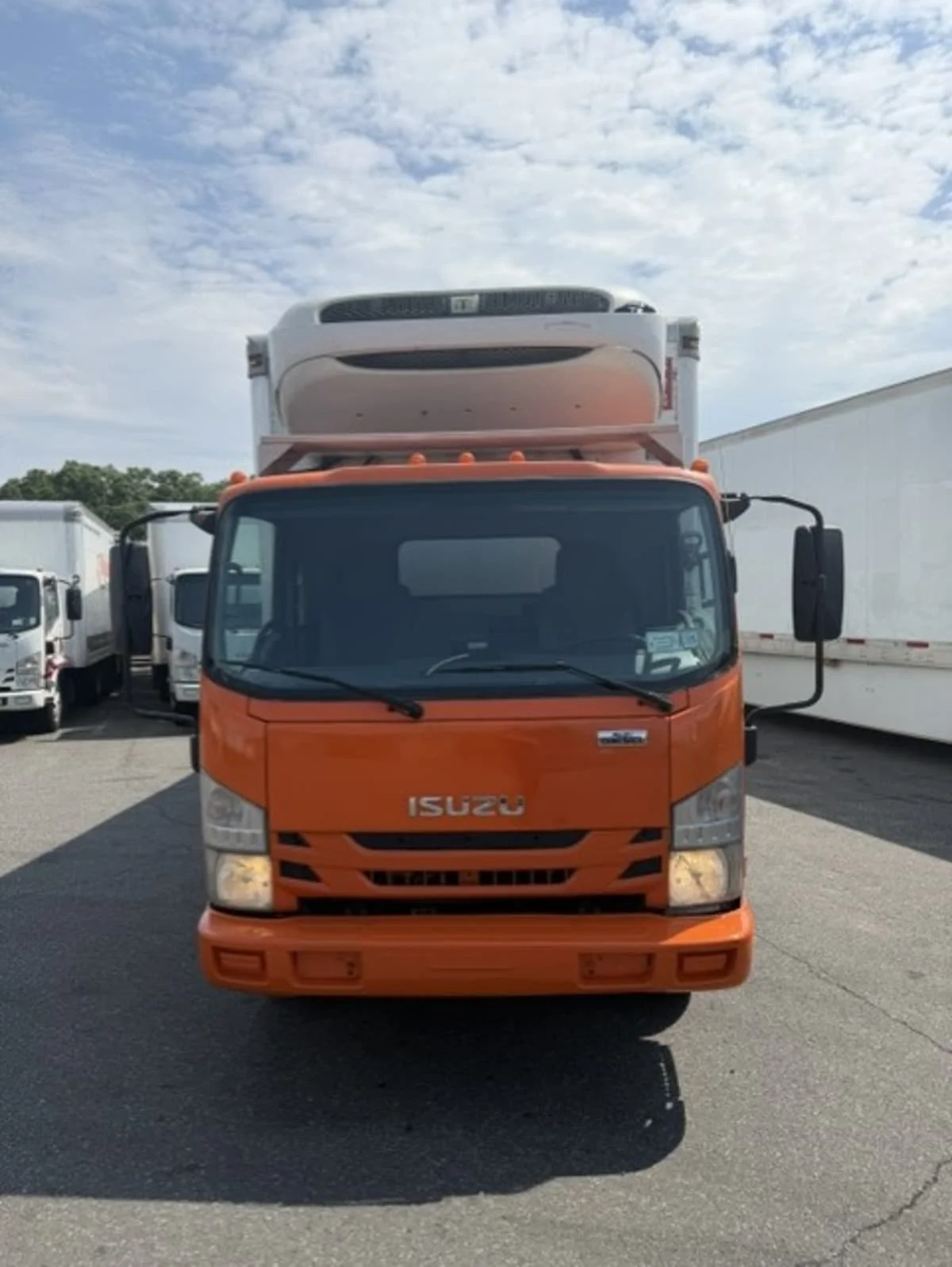 2020 Isuzu NQR in Farmingdale, NY — photo 2