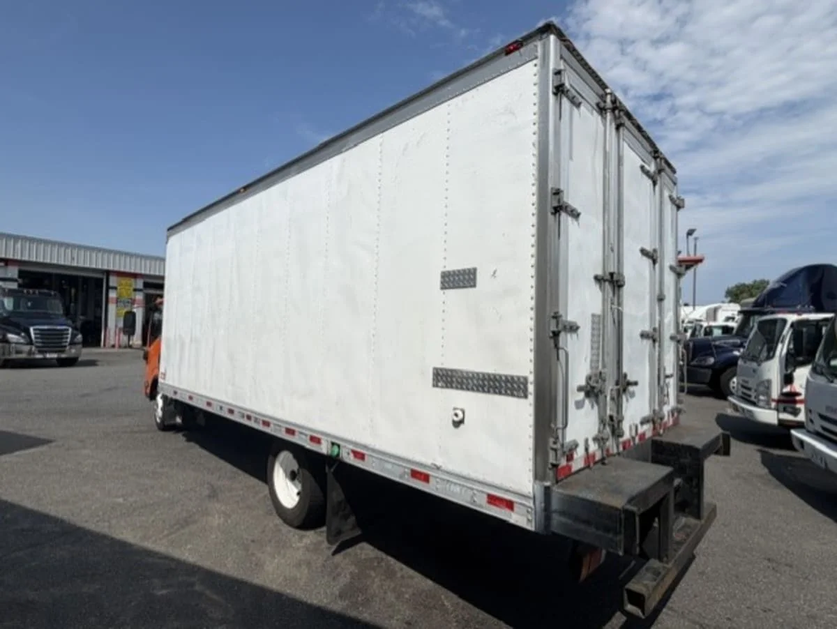 2020 Isuzu NQR in Farmingdale, NY — photo 6