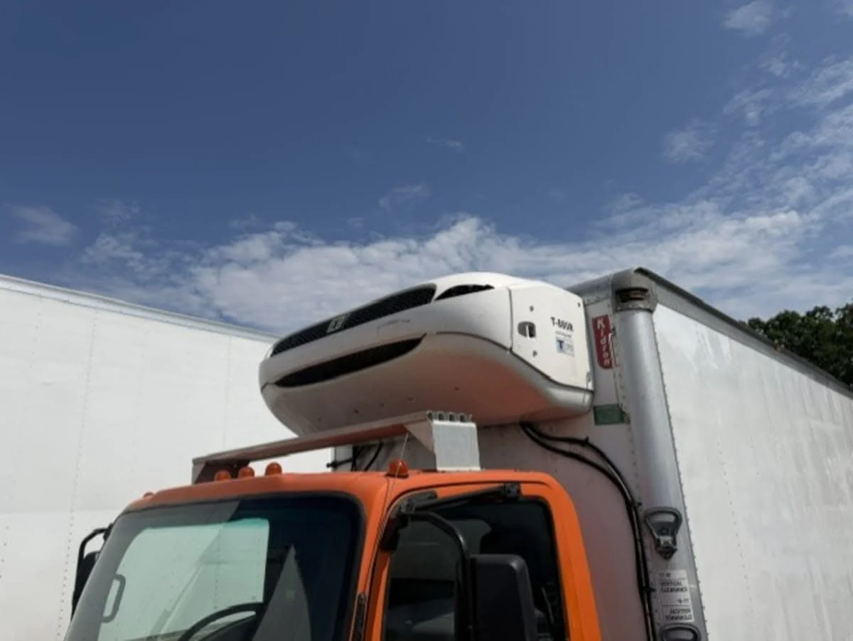 2020 Isuzu NQR in Farmingdale, NY — photo 7