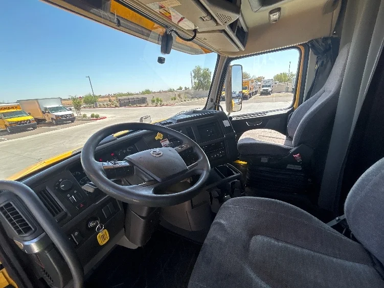 2022 Volvo VNL 760 in Phoenix, AZ — photo 10