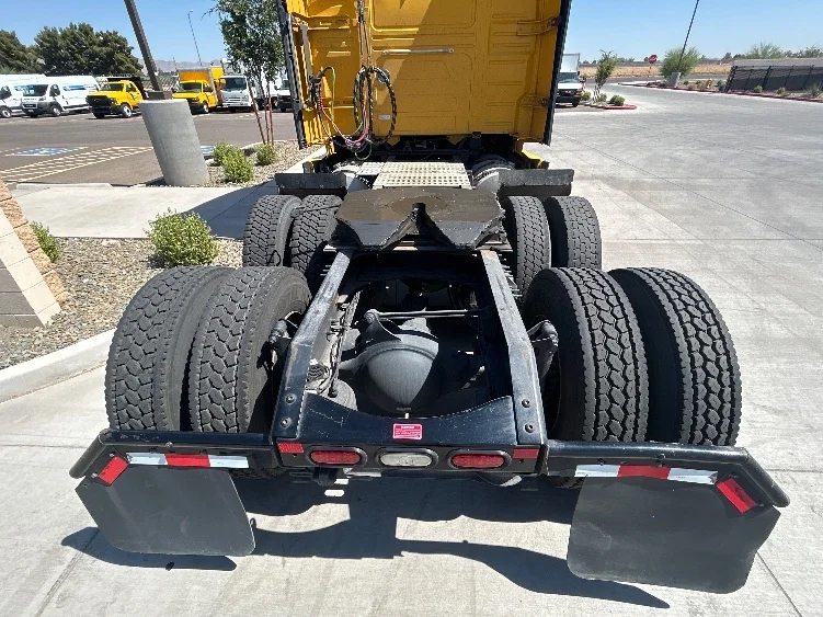 2022 Volvo VNL 760 in Phoenix, AZ — photo 6