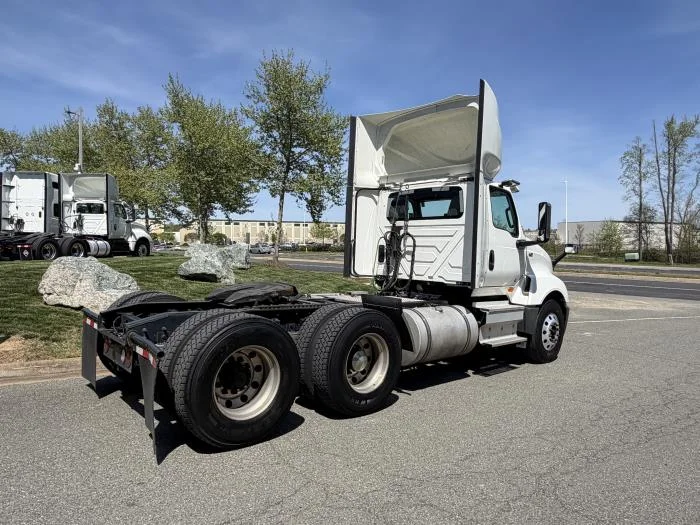 2022 International LT — photo 6
