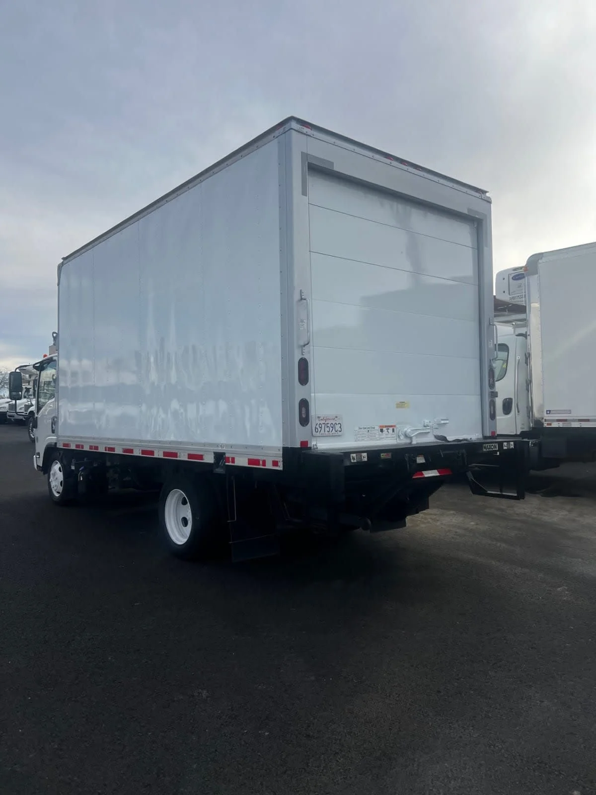 2017 Isuzu NPR - image 6