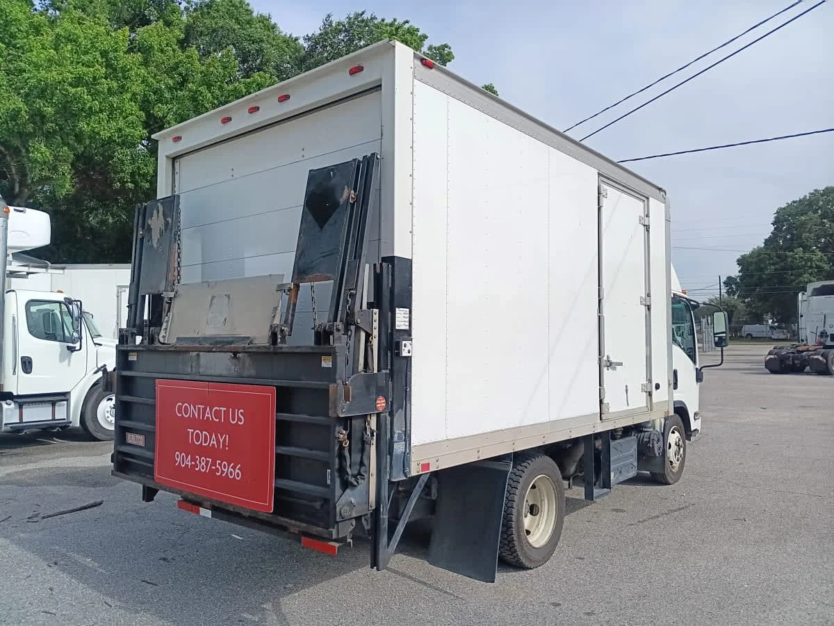 2014 Isuzu NQR - image 4