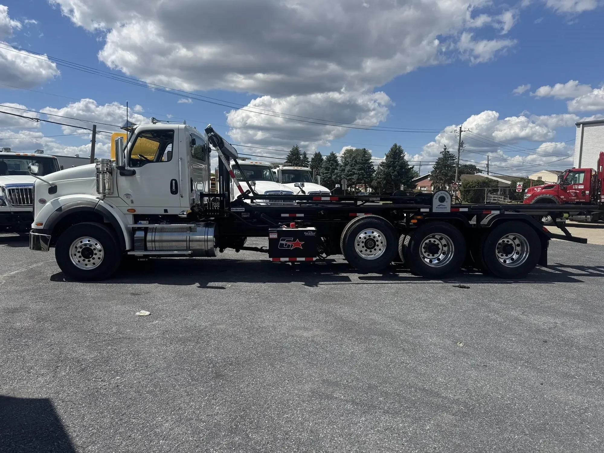 2026 International HX - image 2