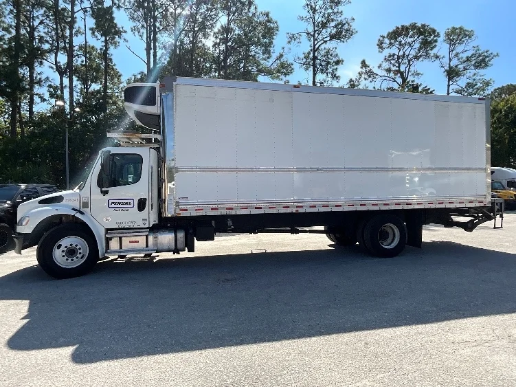 2022 Freightliner M2 106 - image 4