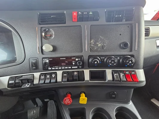 2023 Kenworth T680 in Cedar Rapids, IA — photo 24