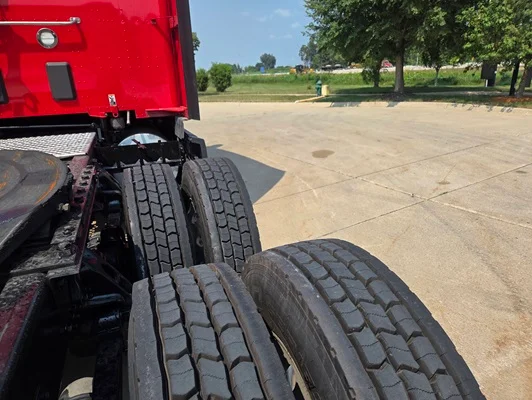 2023 Kenworth T680 in Cedar Rapids, IA — photo 15