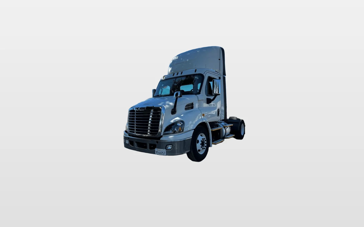 2018 Freightliner Cascadia - image 1