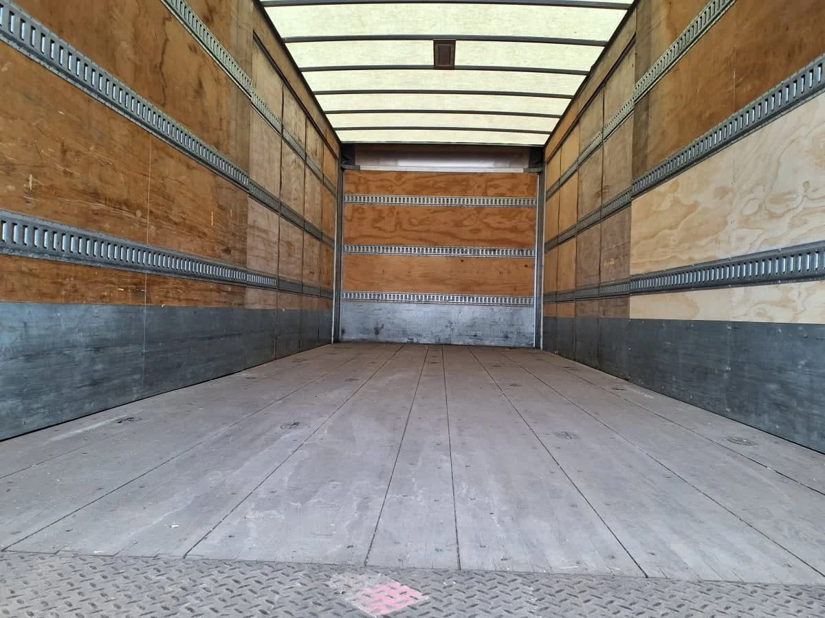 2019 Freightliner M2 106 - image 8