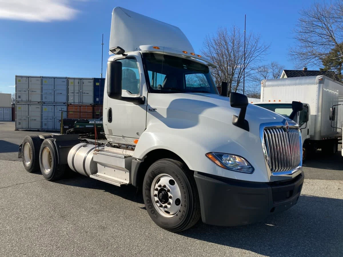 2019 International LT in Springfield, MA — photo 3