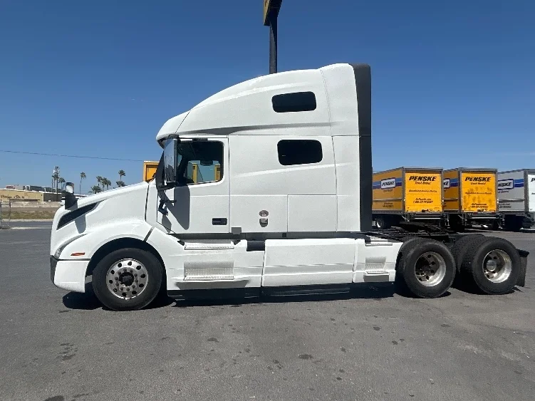 2023 Volvo VNL 760 in Harlingen, TX — photo 4