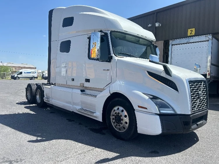 2023 Volvo VNL 760