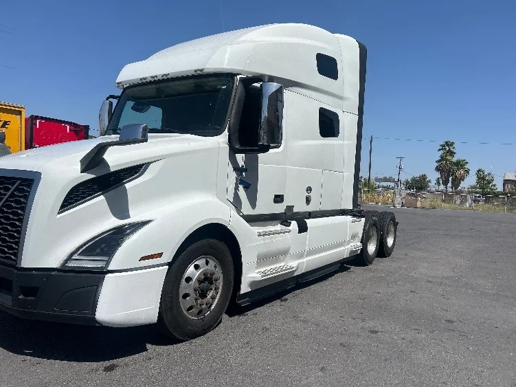 2023 Volvo VNL 760 in Harlingen, TX — photo 3