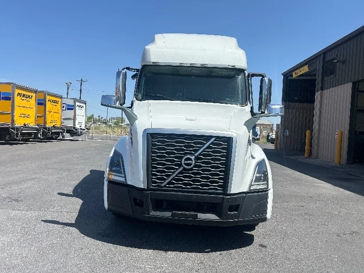 2023 Volvo VNL 760 in Harlingen, TX — photo 2