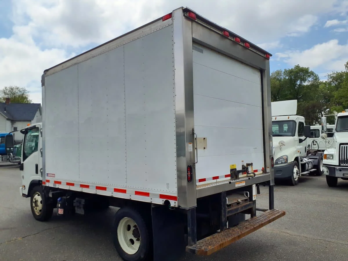 2019 Isuzu NRR - image 6