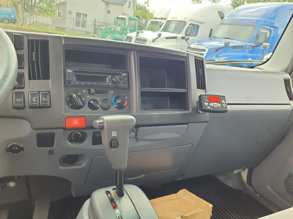 2019 Isuzu NRR - image 8