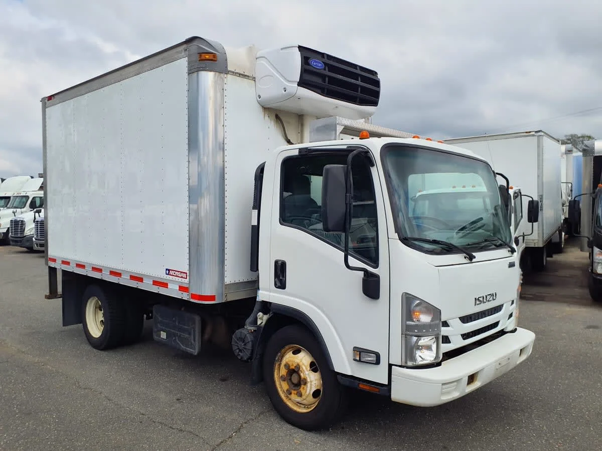 2019 Isuzu NRR - image 3