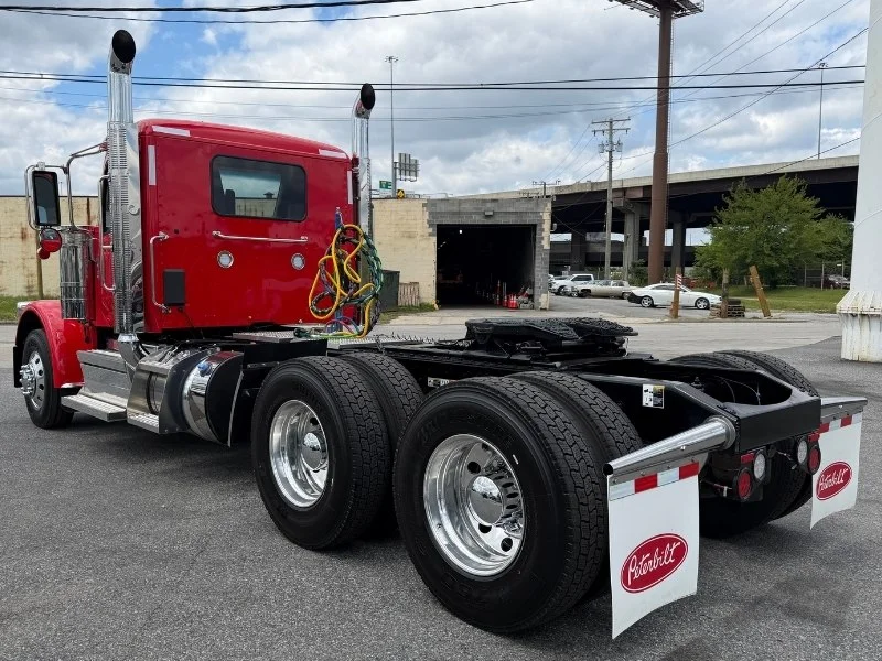 2027 Peterbilt 589 in Baltimore, MD — photo 12