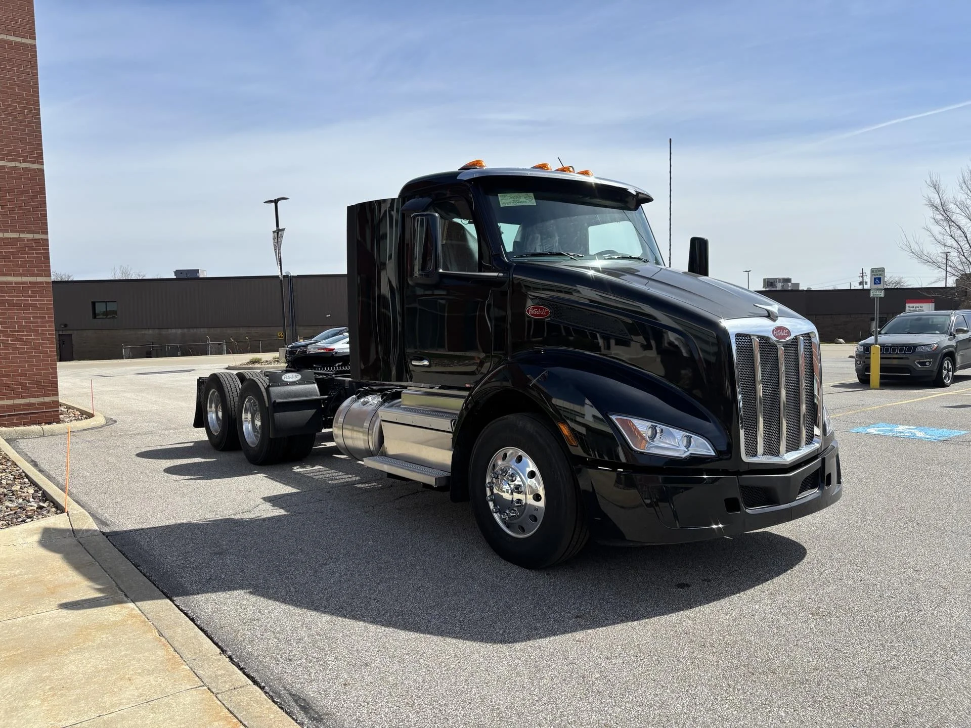 2027 Peterbilt 579 in Broadview Hts, OH — photo 4