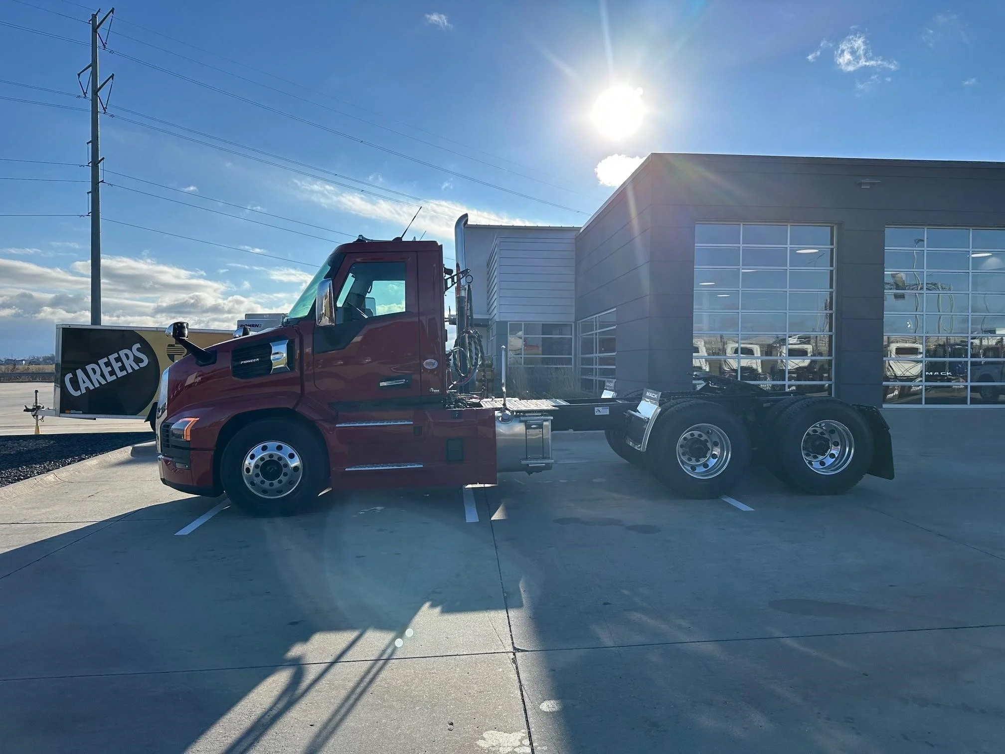 2026 Mack Pioneer — photo 2