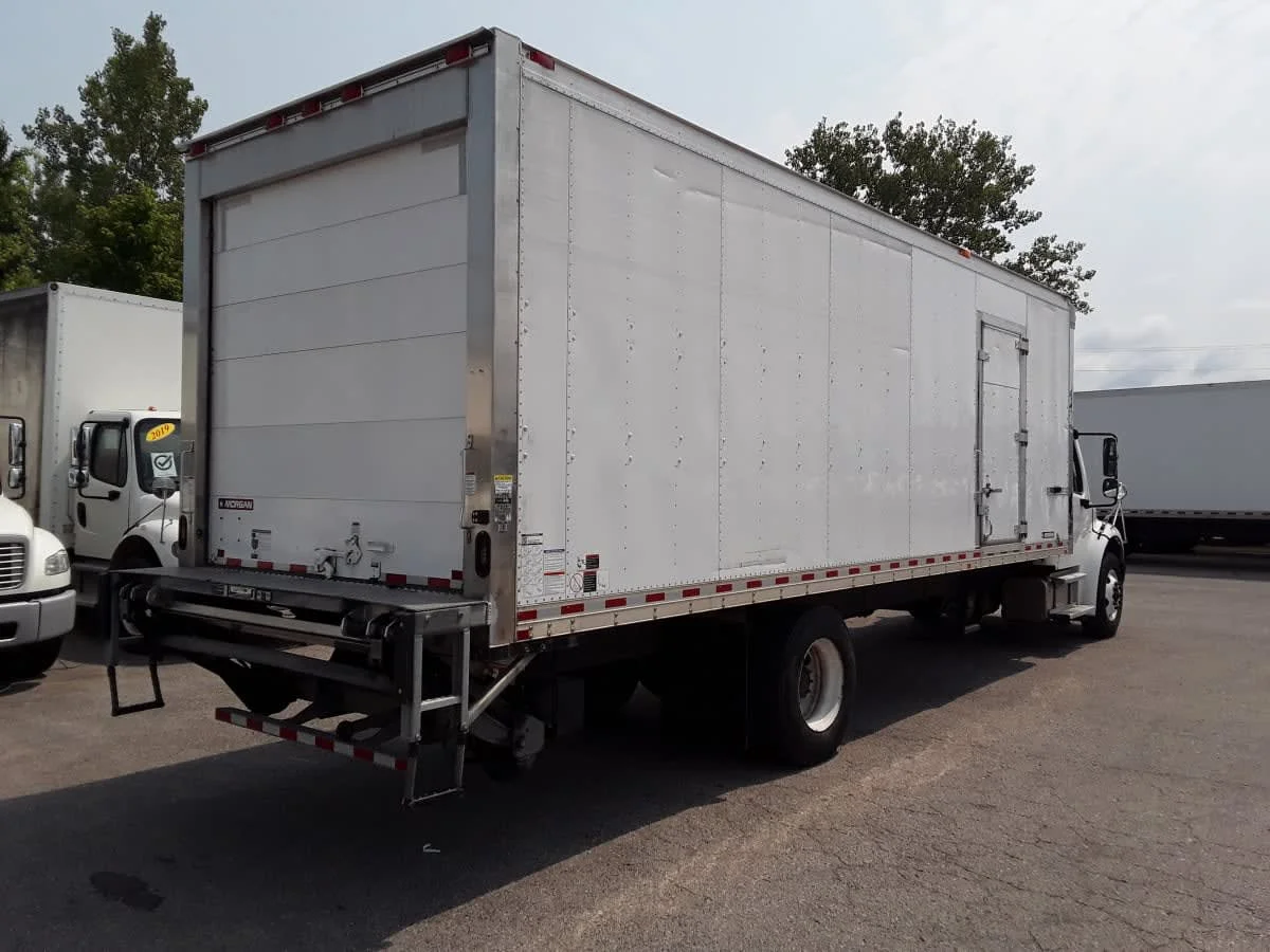 2021 Freightliner M2 106 in La Vergne, TN — photo 4